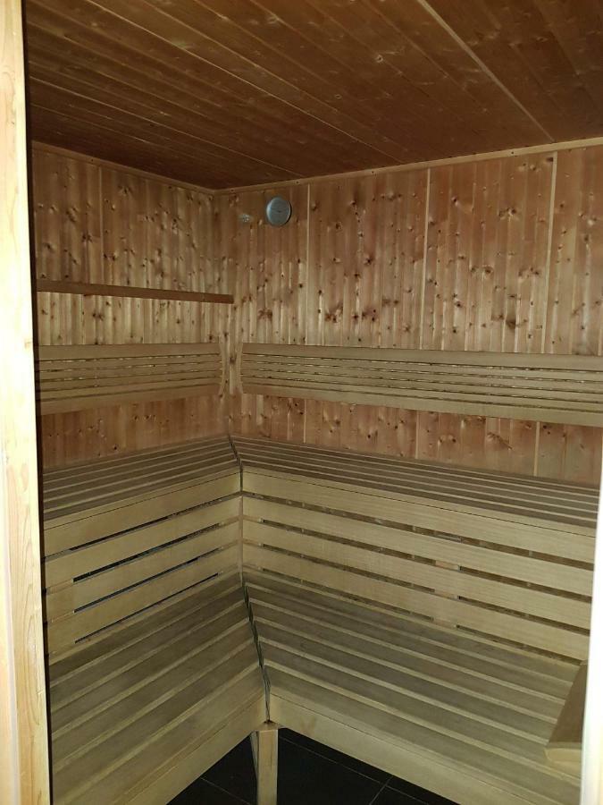 Apartament Pomaranczowy Z Basenem,Sauna-Blisko Morza. Kolobrzeg Bagian luar foto